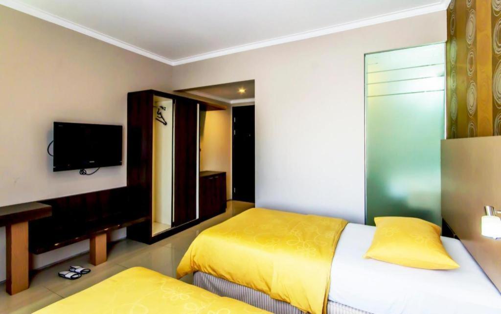 Andelir Hotel Bandung Exteriör bild