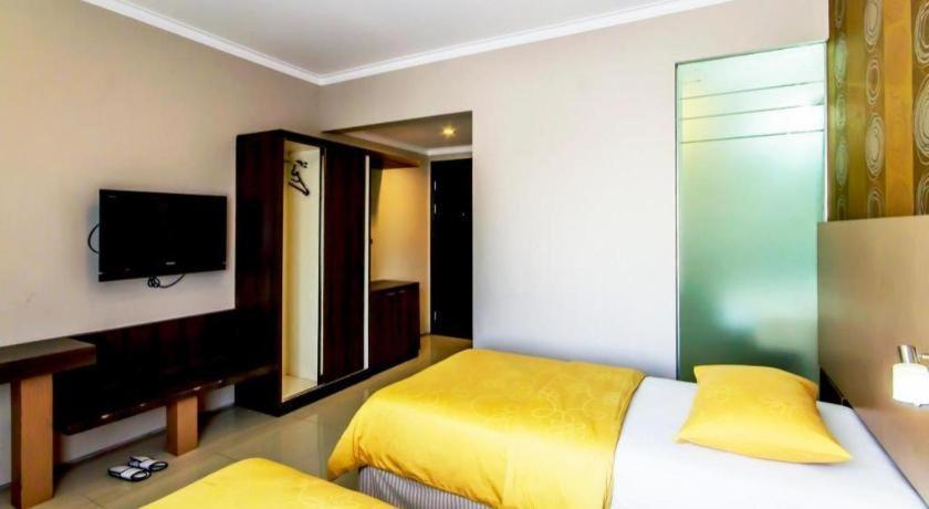 Andelir Hotel Bandung Exteriör bild